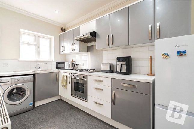11, Byron Mansions, Upminster photo 5