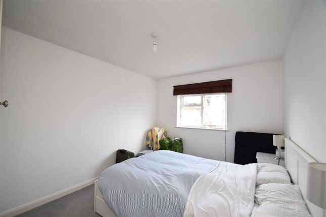 Flat to rent in Amyand Park Road, St Margarets, Twickenham