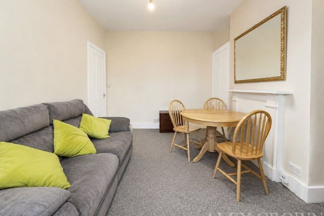 Top Floor Room, 74c, Saint Thomas's Road, Finsbury Park photo 3