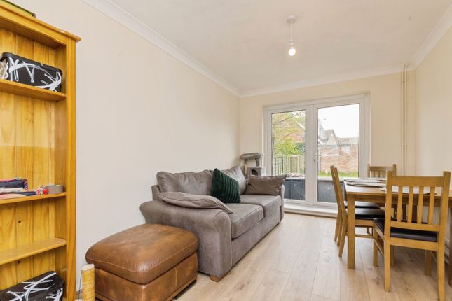 61, Farmleigh Avenue, Essex photo 4
