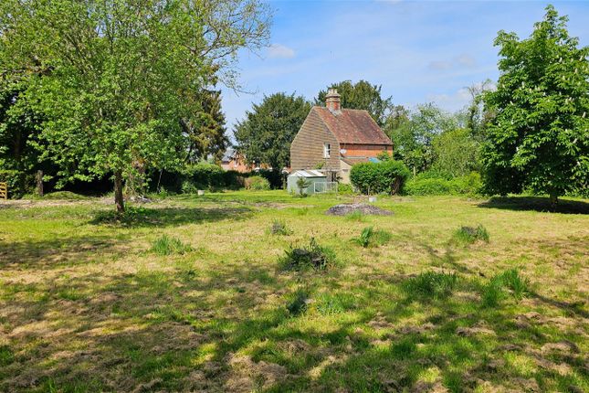 Thumbnail Detached house for sale in Heath End, Newbury