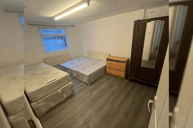 Thumbnail Flat to rent in Uxbridge Road, London