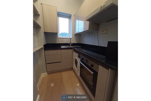Thumbnail Flat to rent in Craufurd Rise, Maidenhead