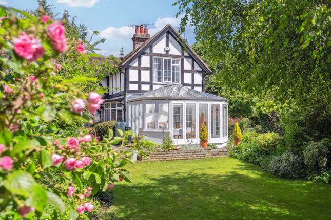 Thumbnail Detached house for sale in Marlow Road, Bourne End