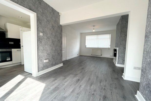 Terraced house to rent in Coniston Avenue, Bolton