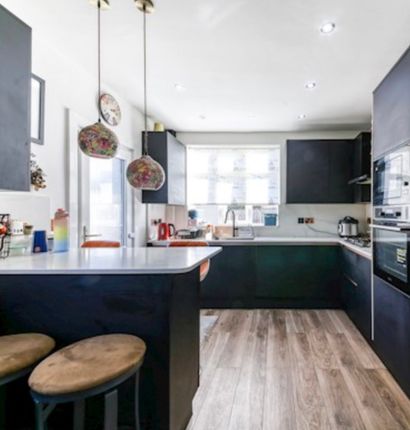 Benhill Road, Sutton photo 5