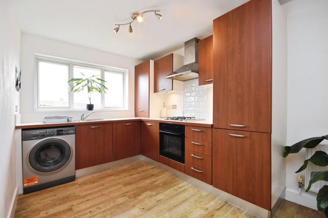 8, Chiltern Close, CHELMSFORD photo 4