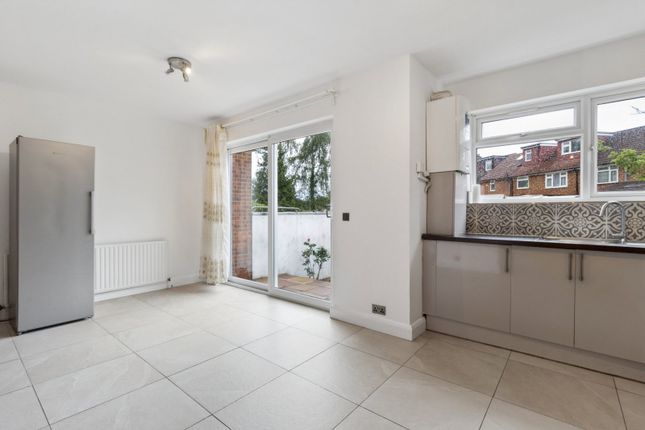 139, Woodlands, Harrow photo 4