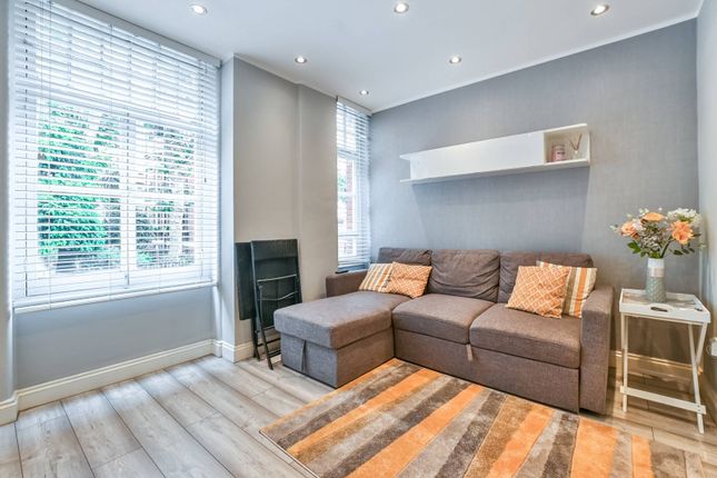 Studio flat on Gilbert Street, Mayfair, £500,000