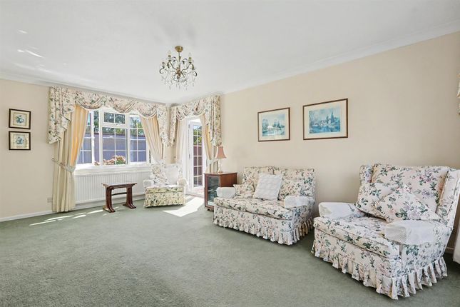 Rowan House, Folly Chase, Hockley photo 4