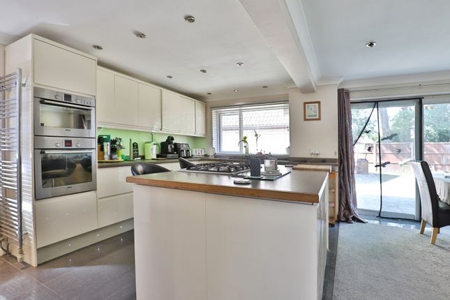 29, Bay Close, Wimborne photo 3