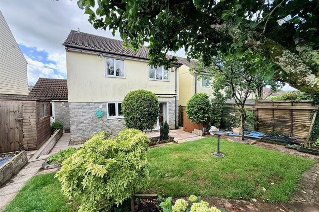 15, Newnham Close, Plymouth photo 4