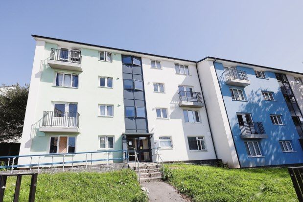 Thumbnail Flat to rent in Keyham Road, Plymouth