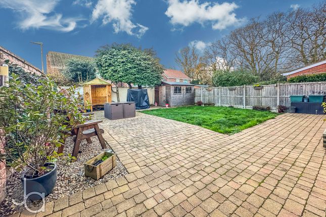 8, Pilborough Way, Colchester photo 2