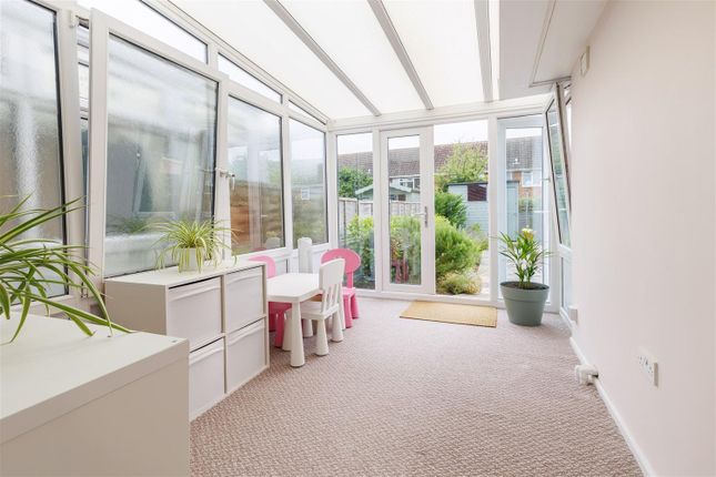 28, Emberson Way, North Weald photo 4