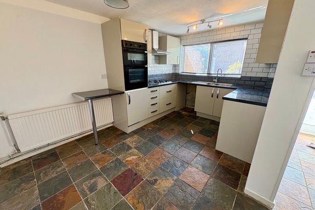 418, Stevenage photo 2