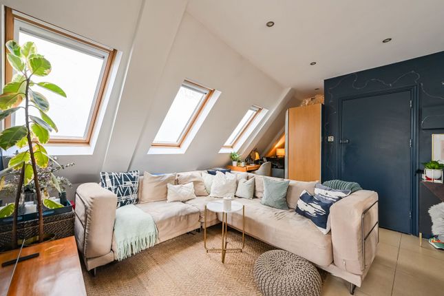 Studio flat on Highbury, Highbury, £2,254/mo