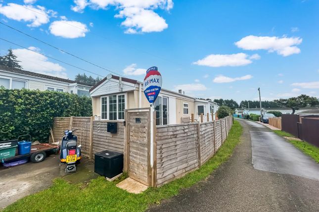 Thumbnail Mobile/park home for sale in Newton Road, Bishopsteignton, Teignmouth