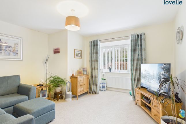 35, Meadow Walk, Saxilby photo 4