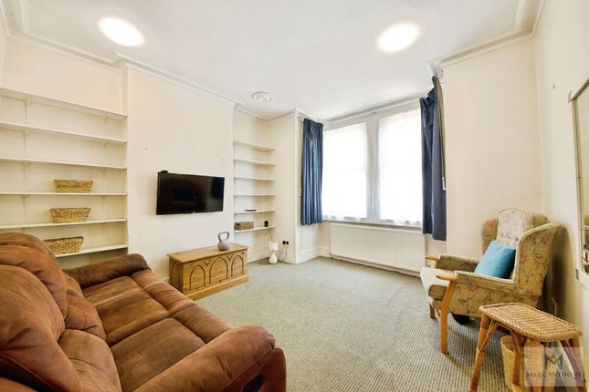 25 Naylor Road, London photo 4