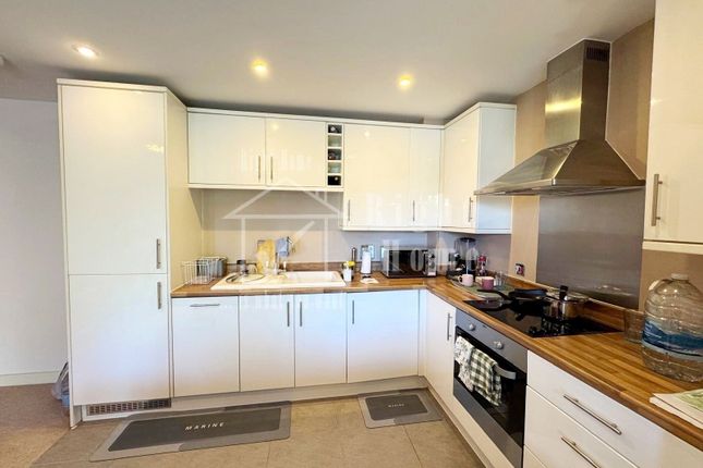 83 Williams Way, Wembley photo 4