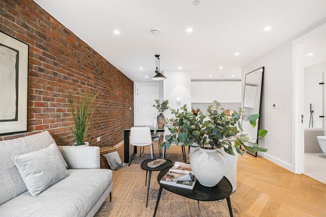 Flat for sale in Parkhaus, Hackney Downs