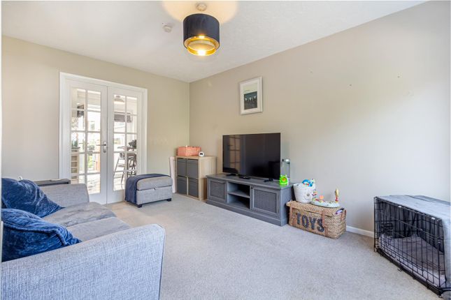 1, Farundles Avenue, Worcester photo 4