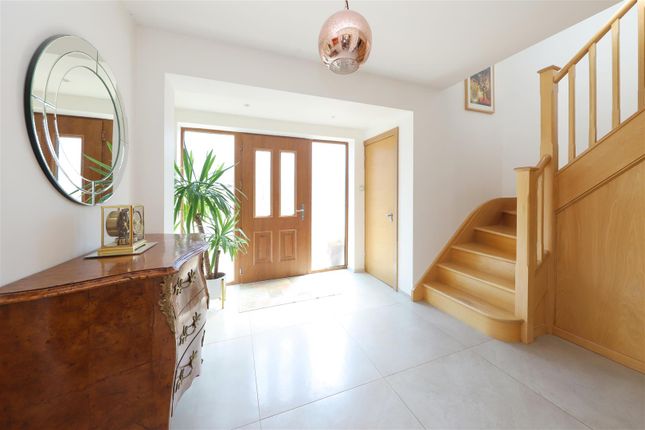 46, Broadwood Avenue, Ruislip photo 3