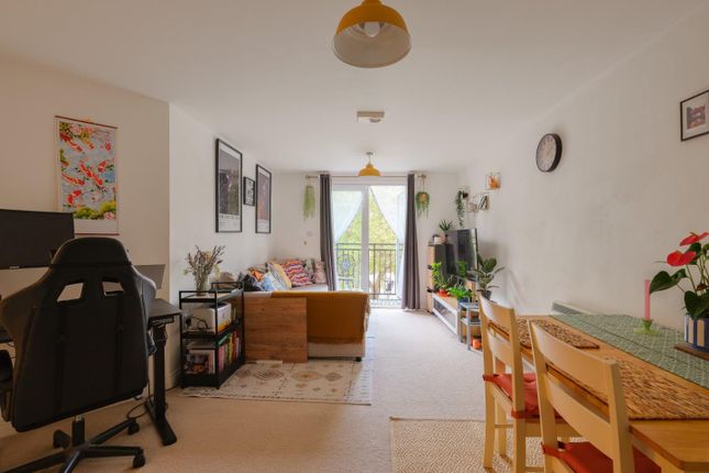 57 Squires Court, Bedminster Parade, Bristol photo 3