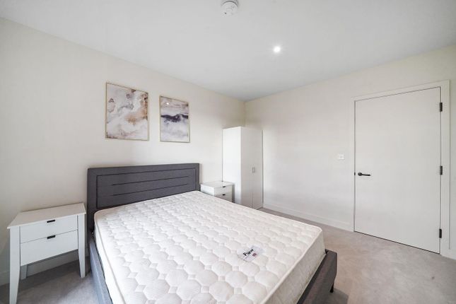 Flat to rent in Riverscape, Silvertown, London