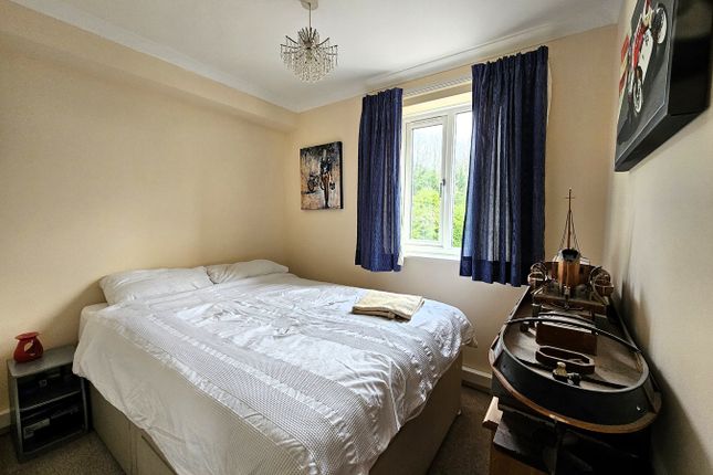 45, Jack Clow Road, London photo 2