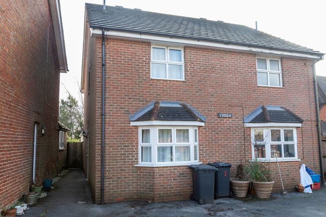Thumbnail Semi-detached house to rent in Stone Cross Road, Crowborough