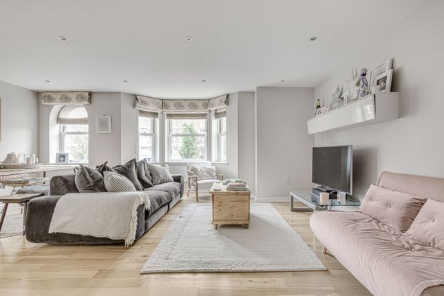 Thumbnail Flat to rent in Wendle Square, Battersea