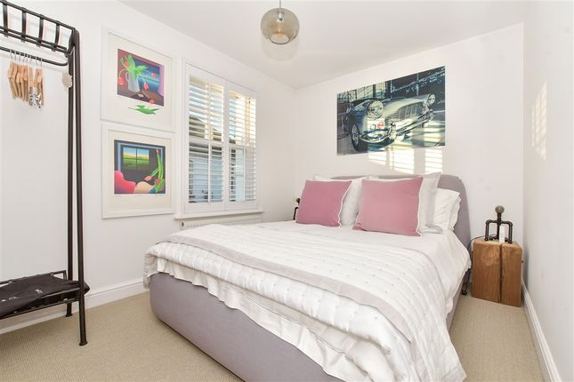 3-bed detached on Swanfield Road, Whitstable, £330,500