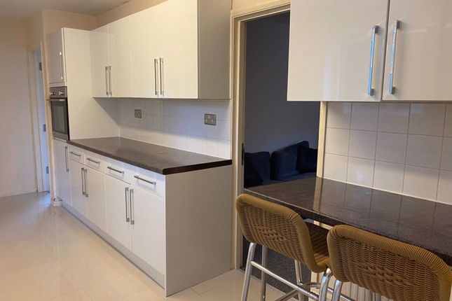2 bed flat to rent in Headley Way, Headington, Oxford OX3