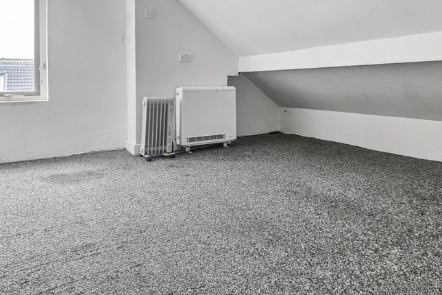 2 Upper Woodview Place, Leeds, LS11 6JZ, 2 Upper Woodview Place, Leeds, LS11 6JZ, Leeds photo 5
