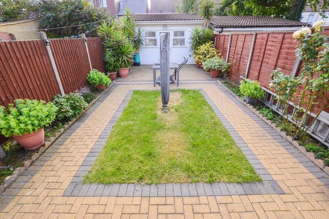 16, Abbotts Road, Southall photo 3