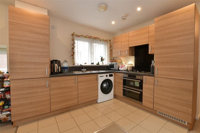 2-bed house on Wells Court Northfleet, Gravesend, £152,500