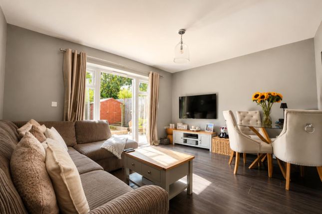 43, Ryeland Way, Ashford photo 3