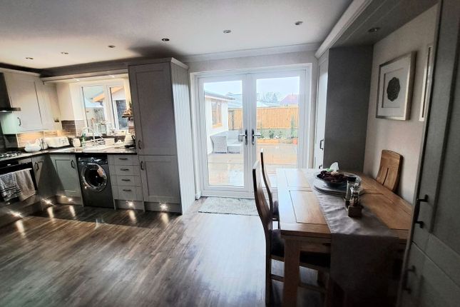 7, Rhodfa Brynrhos, Ammanford photo 4