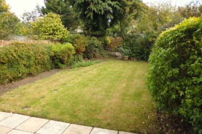Rydal Gardens, Whitton photo 3