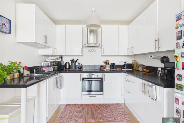 215, First Choice House, London Road, Lowfield Heath photo 4