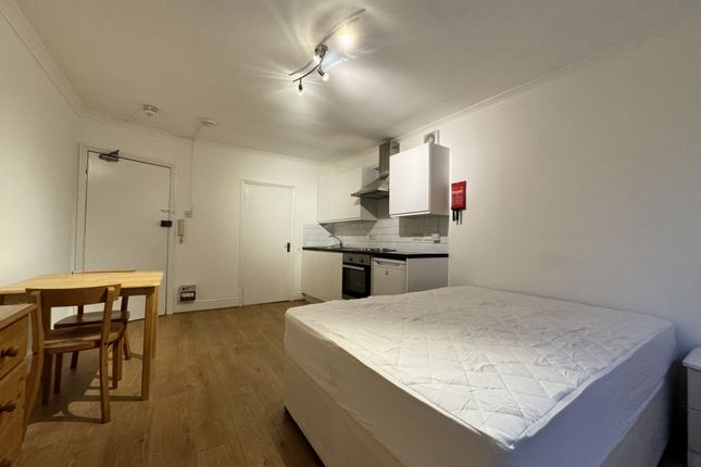 Thumbnail Studio to rent in Manstone Road, Kilburn