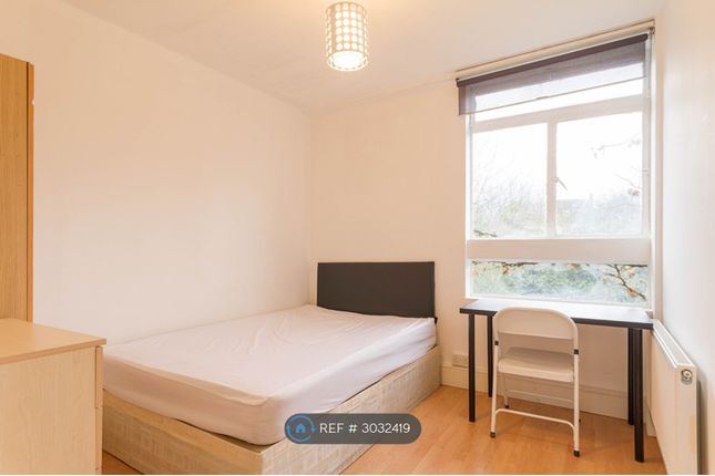 Flat, Arthur Wade House Baroness Road, London photo 4