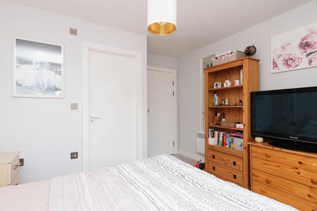 Flat for sale in Galleon Way, Cardiff