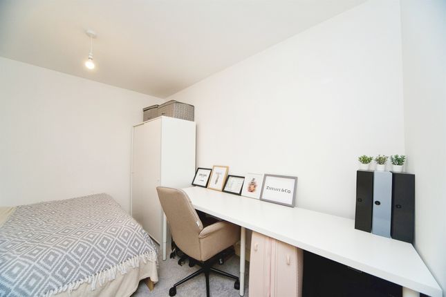 Flat for sale in Royal Parade, Eastbourne