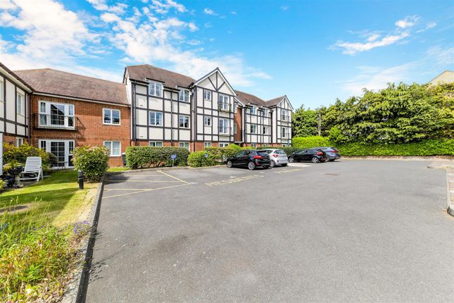 Thumbnail Flat for sale in Bolters Lane, Banstead