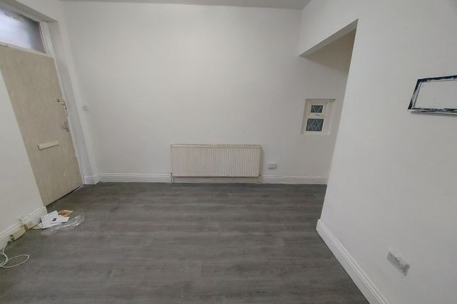 3 Cranbrook Street, Bradford photo 4