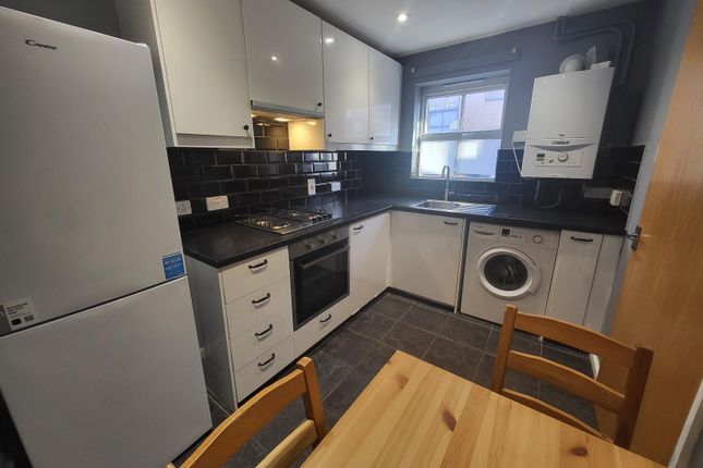50 Peregrine Street, Hulme, Manchester photo 3