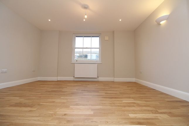 Edwin Court Flat 4 171, Kirkdale, Sydenham photo 5